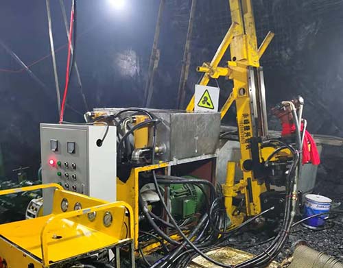 坑道钻机在地质钻探中常见的孔内事故和处理办法有哪些？